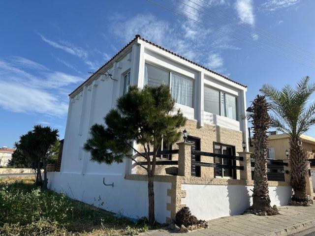 Villa Nikitas Konia Exteriér fotografie